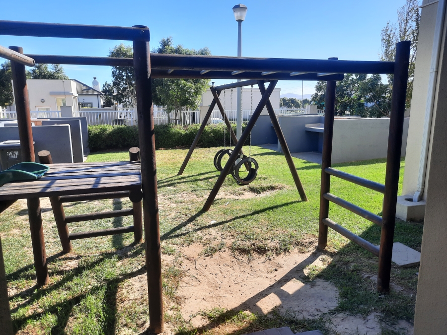 To Let 2 Bedroom Property for Rent in Buh Rein Estate Western Cape